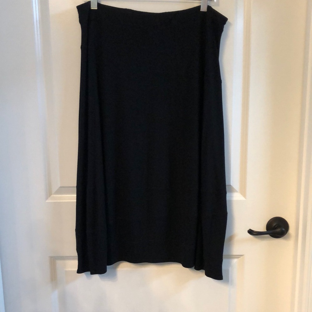Eileen Fisher tiered skirt.